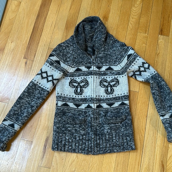 TNA - Picture 1 of 2